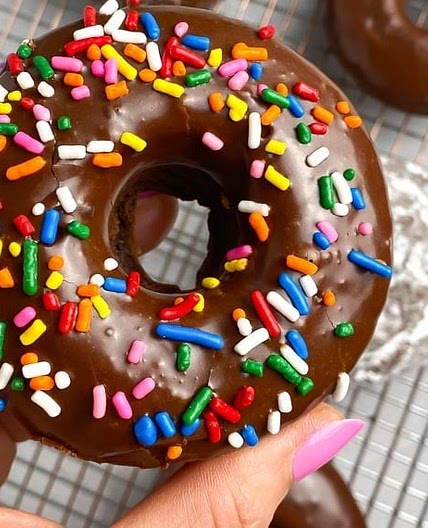 Low FODMAP Baked Chocolate Doughnuts