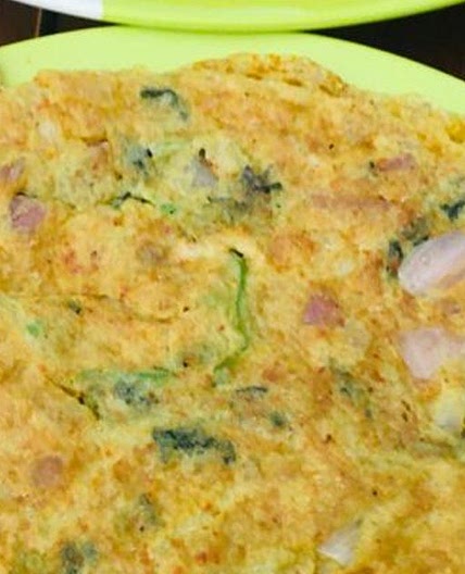 Onion and green chilli omelette