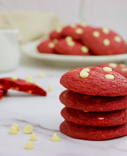 Red Velvet Chocolate Chip Cookies