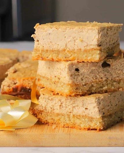 Low Carb Gingerbread Cheesecake Bars