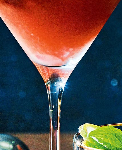 Snow-capped cranberry martini