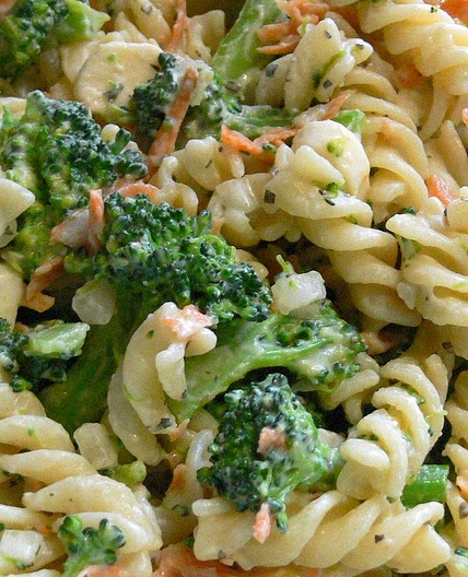 Receita de Macarrão com brócolis e cenoura