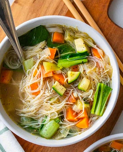 Tasty veg noodles soup 🍲
