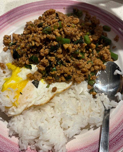 Pad kra pao 