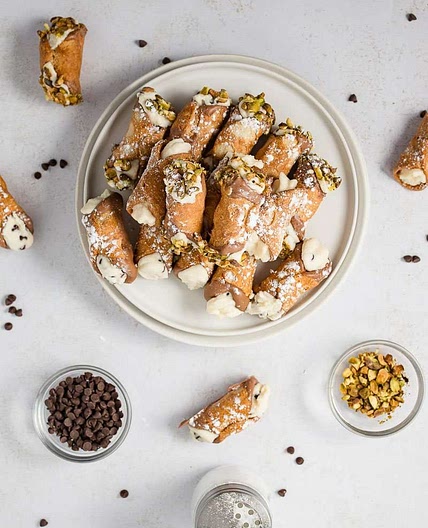 Authentic Cannoli Filling Recipe with Chocolate Chips and Pistachios