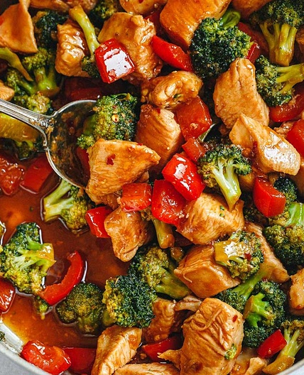 Healthy Chicken Stir-Fry with Broccoli