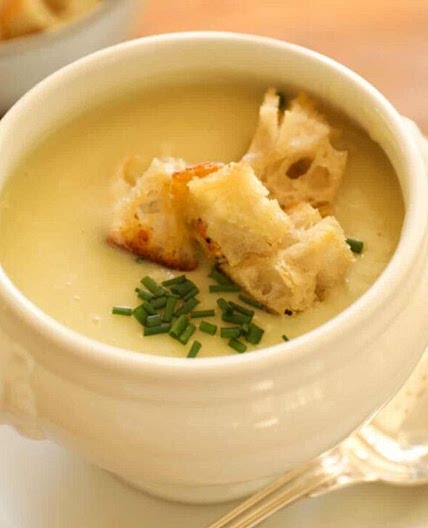Leek and Potato Soup (No Cream)