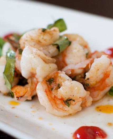 Grilled Shrimp Packets with Basil, Garlic and Red Curry Compound Butter
