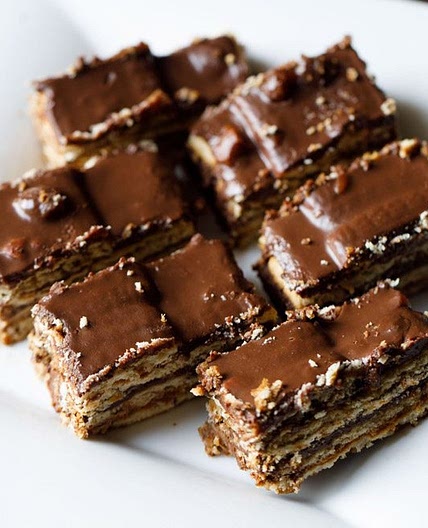 Biscuit Cake | Chocolate Biscuit Cake (No Bake Recipe)