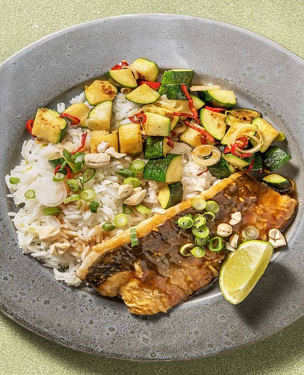 Seehecht in Teriyakisoße mit scharfer Zucchini dazu Limettenreis