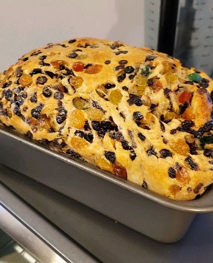 Krentenbrood van Bakker Veerman (Currant and Raisin Bread)