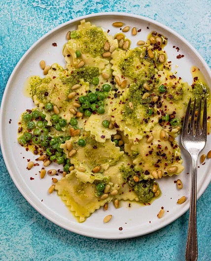 10-Minute Creamy Pesto Ravioli