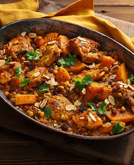 Slow-cooked chicken korma