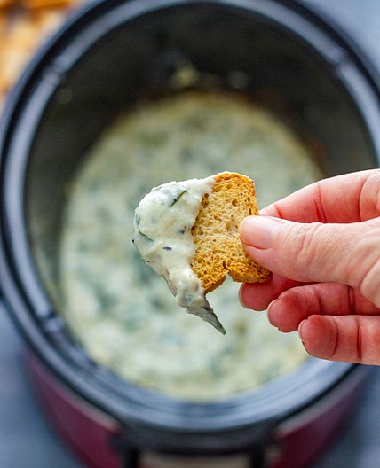 Slow Cooker Spinach Artichoke Dip
