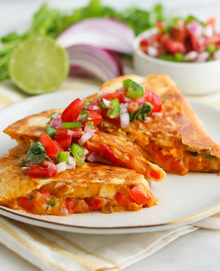 Chicken & Bell Pepper Quesadilla with Pico de Gallo