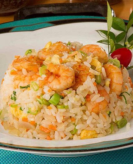 Receita de Yakimeshi com camarão