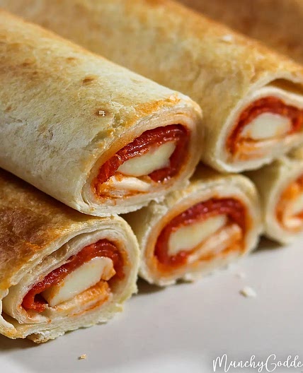 Easy Air Fryer Pizza Roll Ups