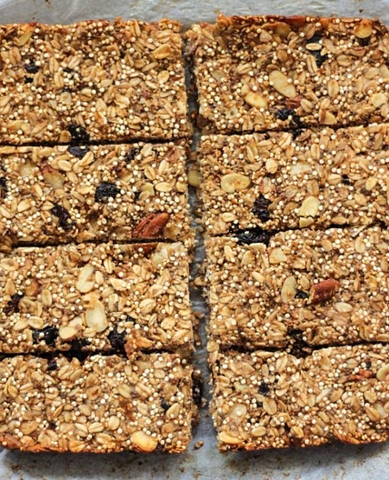 Chia, Quinoa & Banana Granola Bars