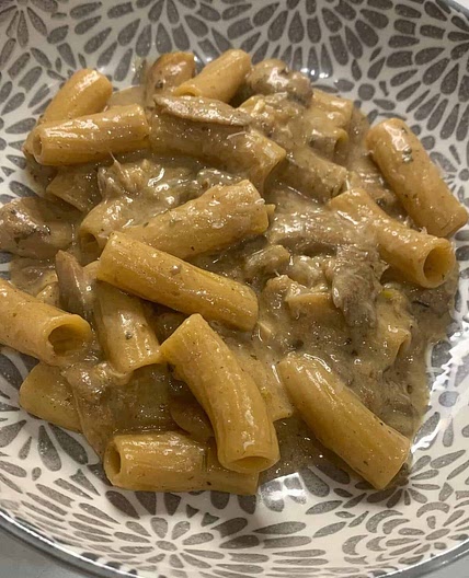 One Pot Caramelized Onion Rigatoni