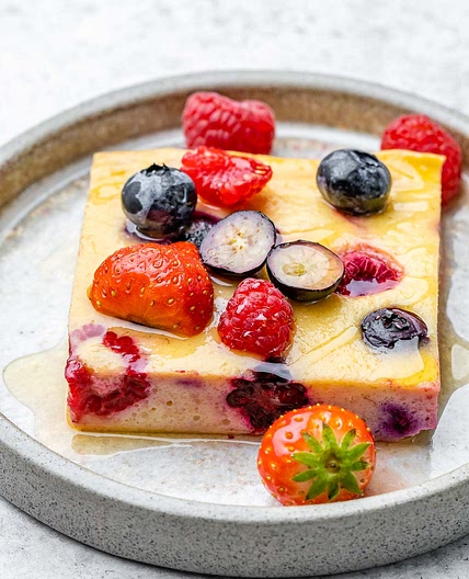 [VIDEO] Breakfast Fruit + Yogurt Bake