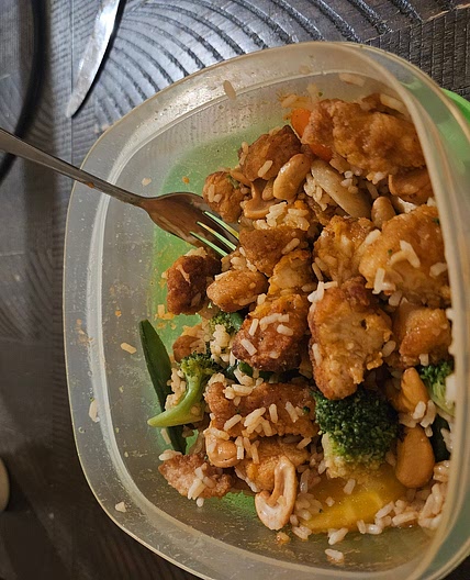 Strikers spicy cashew chicken