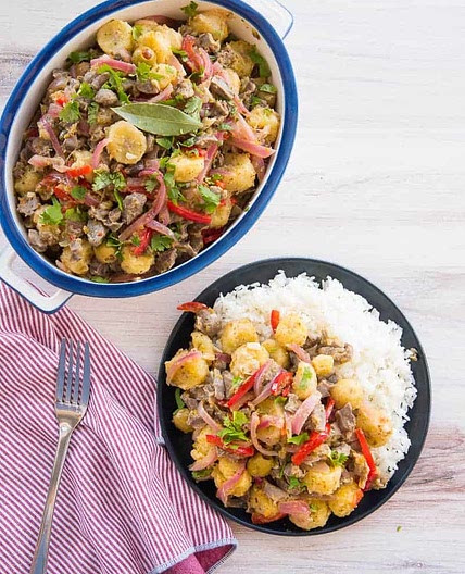 Guineitos con Mollejas en Escabeche (Marinated Green Bananas with Chicken Gizzards)