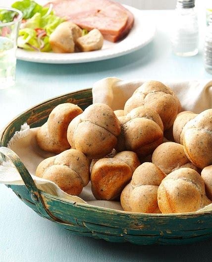 Blue-Ribbon Herb Rolls