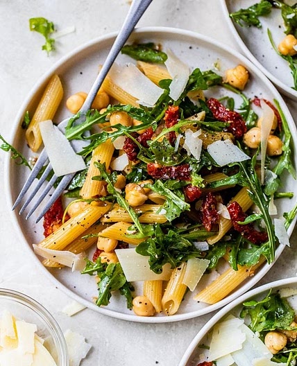 Arugula Pasta Salad with Chickpeas and Sun Dried Tomatoes