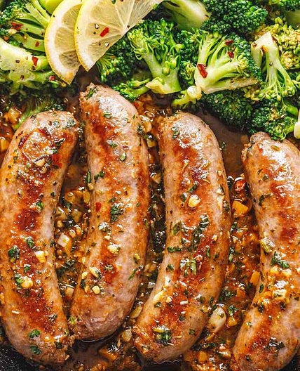 Garlic Butter Sausages and Broccoli Skillet