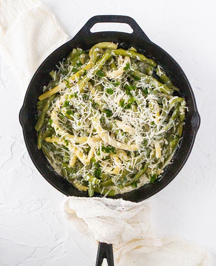 CREAMY GREEN BEAN SKILLET