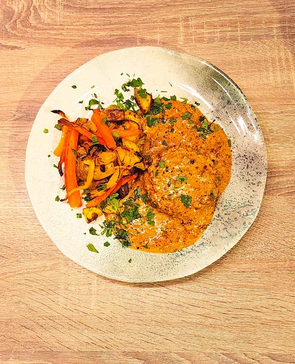 Burger en sauce crémeuse aux tomates séchées
