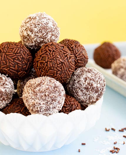 Easy Chocolate Coconut Truffles