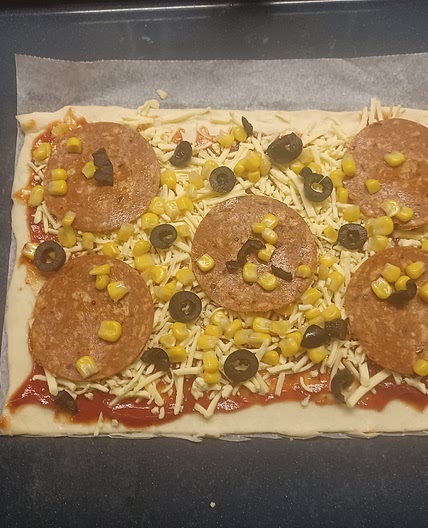 Wegańska pizza chorizo