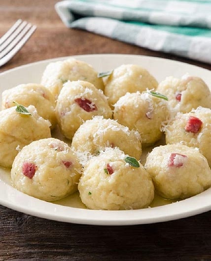 Gnocchi di pane al salame