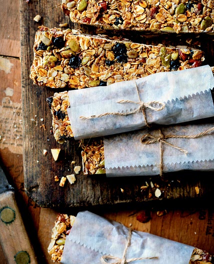 Chewy Blueberry Granola Bars