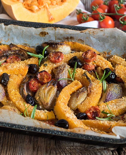 Zucca alla mediterranea - Gratinata al forno con pomodori, cipolla e olive