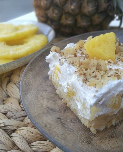 Ελαφρύ Γιαουρτογλυκό Ψυγείου με Ανανά