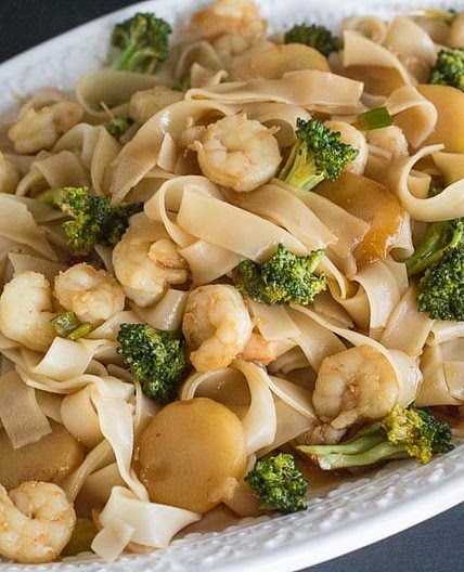 Low FODMAP Hot and Sour Shrimp Lo Mein