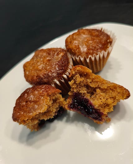 Lebkuchen-Mini-Muffins mit Blaubeerfüllung