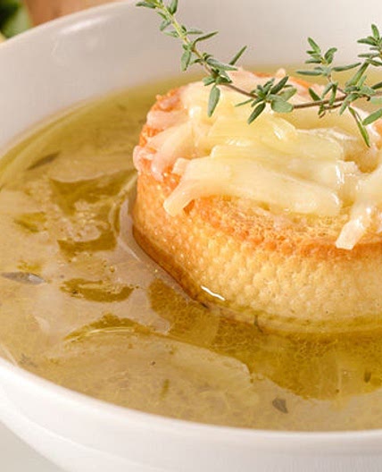 Balanced Slow-Cooker French Onion Soup (Overnight)