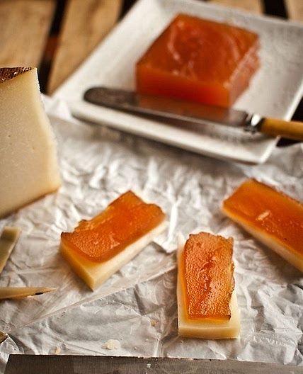 Apple paste with Manchego cheese