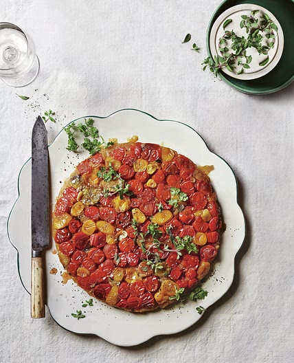 tarte tatin met tomaten & manchego