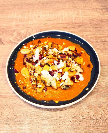 Gnocchi au beurre noisette à la sauge et sauce au potimarron