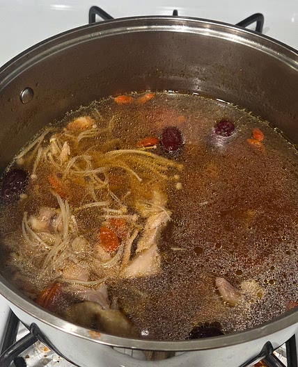 Chicken soup with dates and goji berry