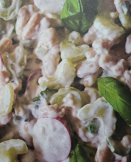 Sałatka z selerem i fasolą.