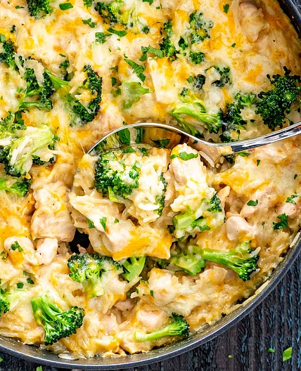 One Pot Cheesy Chicken Broccoli and Rice Casserole