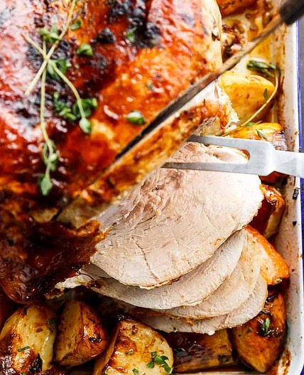 One Pan Juicy Herb Roasted Turkey & Potatoes With Gravy