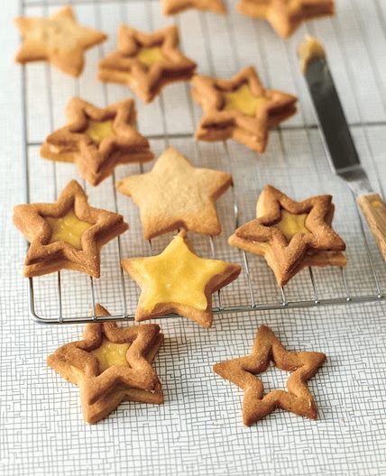 Lemon curd sandwich biscuits