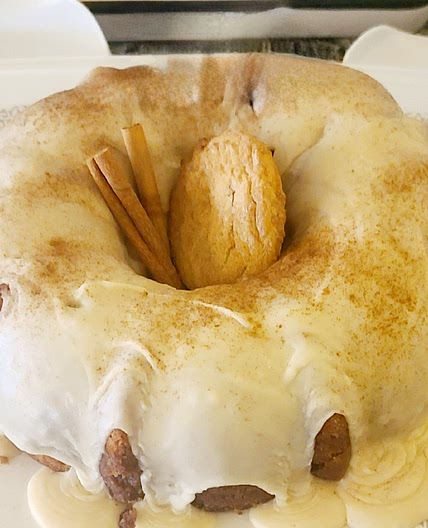 Cinnamon Roll Bundt Cake