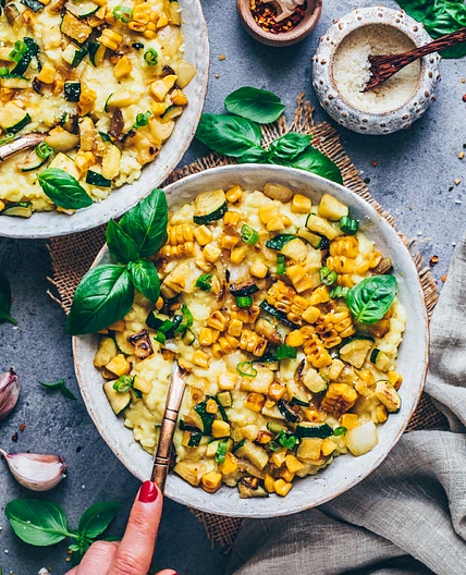 Cremiges Mais-Risotto mit Zucchini